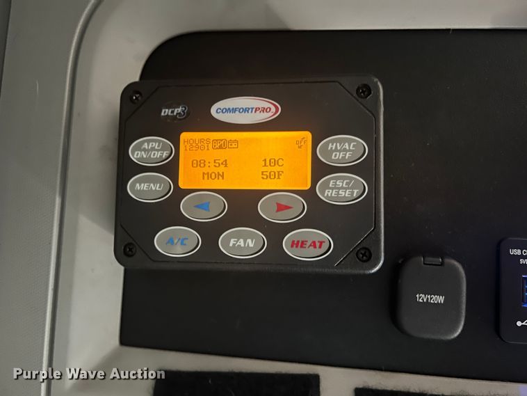 image for item MM9072 2015 Kenworth T680  semi truck