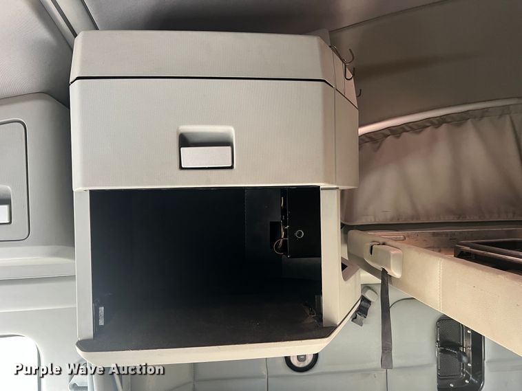 image for item MM9072 2015 Kenworth T680  semi truck