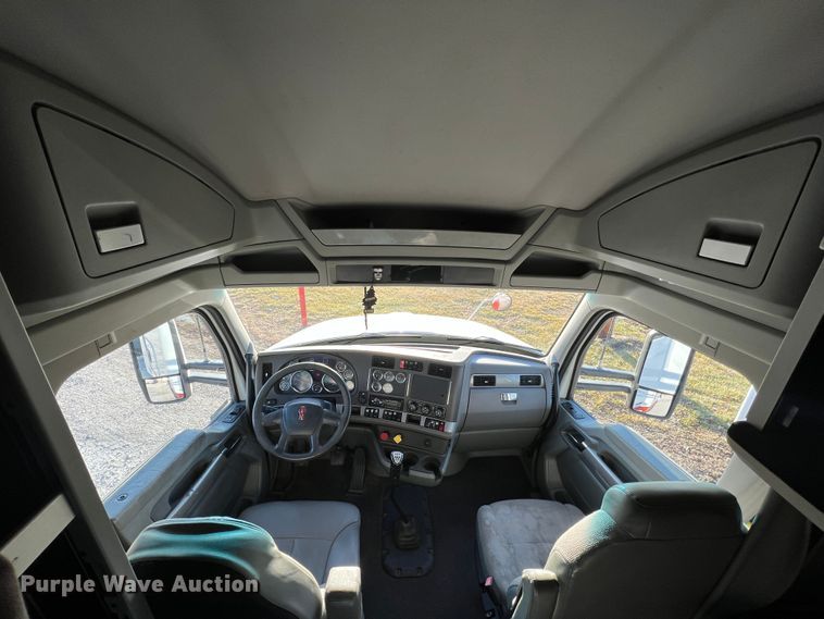 image for item MM9072 2015 Kenworth T680  semi truck