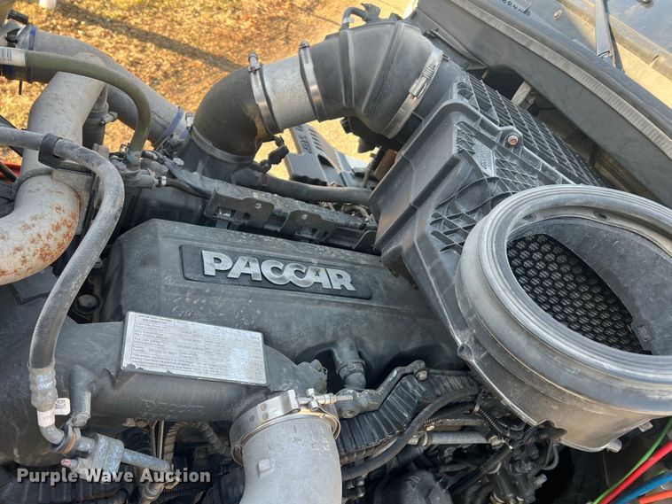 image for item MM9072 2015 Kenworth T680  semi truck