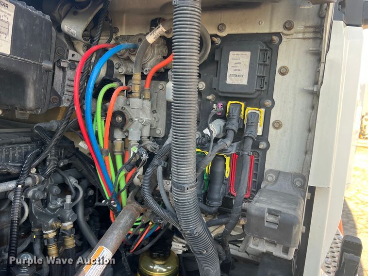 image for item MM9072 2015 Kenworth T680  semi truck