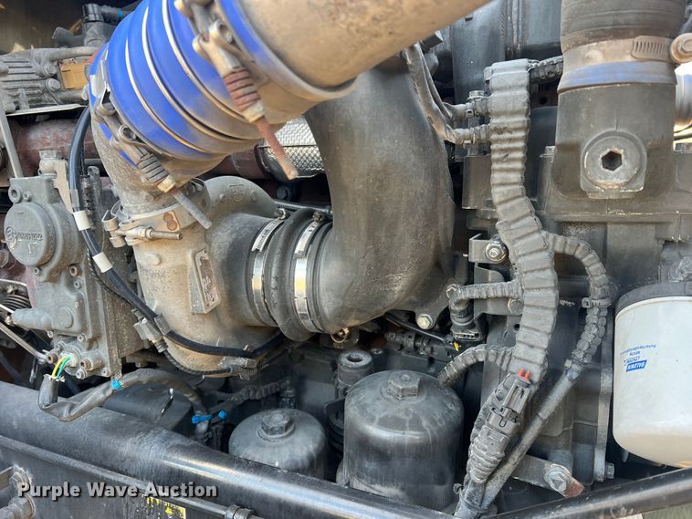 image for item MM9072 2015 Kenworth T680  semi truck