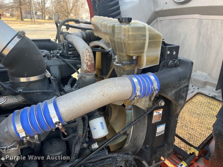 image for item MM9072 2015 Kenworth T680  semi truck