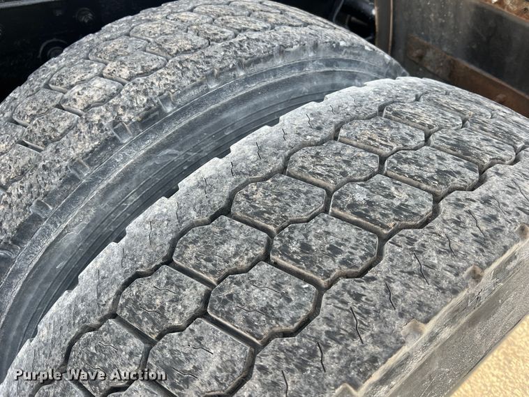 image for item MM9072 2015 Kenworth T680  semi truck