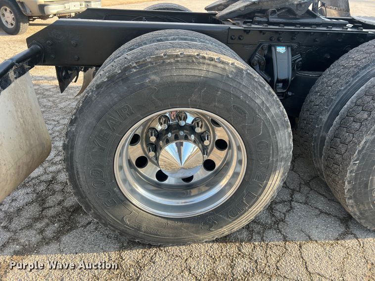 image for item MM9072 2015 Kenworth T680  semi truck