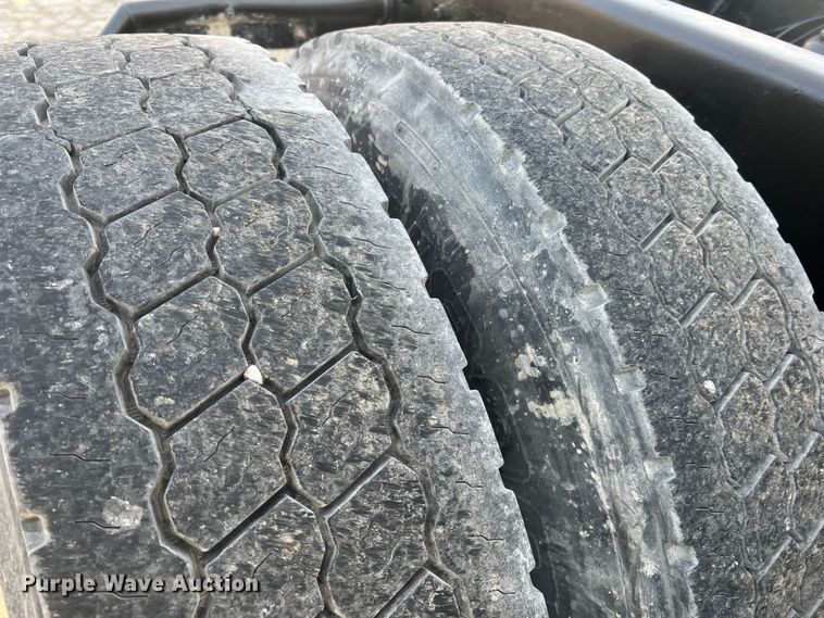 image for item MM9072 2015 Kenworth T680  semi truck