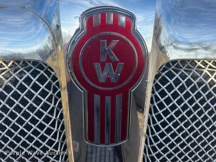 image for item MM9072 2015 Kenworth T680  semi truck