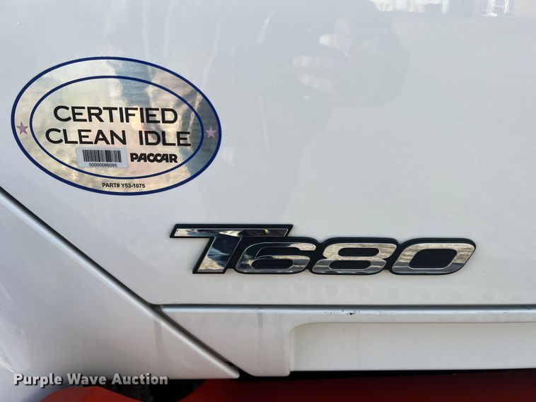 image for item MM9072 2015 Kenworth T680  semi truck