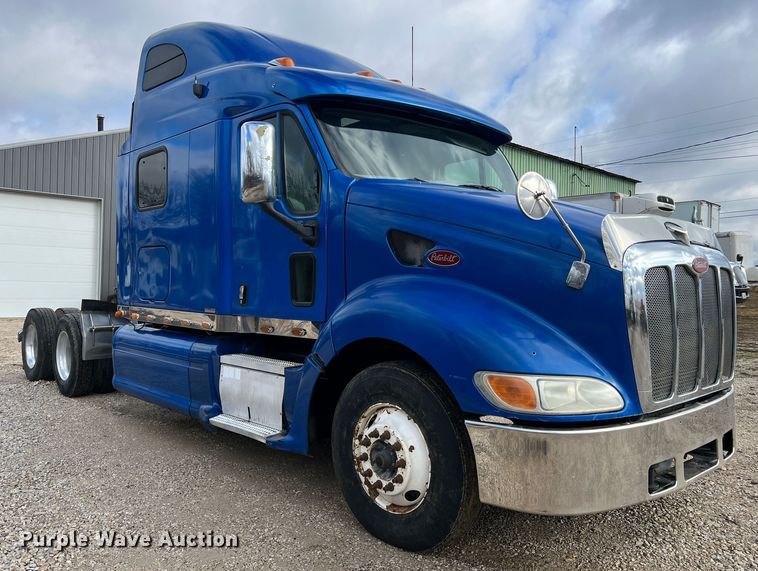 image for item MM9085 2007 Peterbilt 387  semi truck