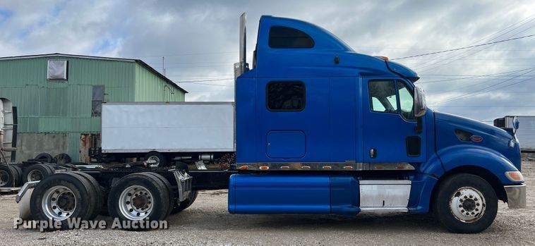 image for item MM9085 2007 Peterbilt 387  semi truck