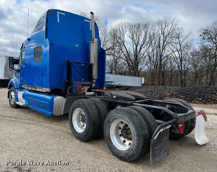 image for item MM9085 2007 Peterbilt 387  semi truck