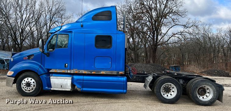 image for item MM9085 2007 Peterbilt 387  semi truck