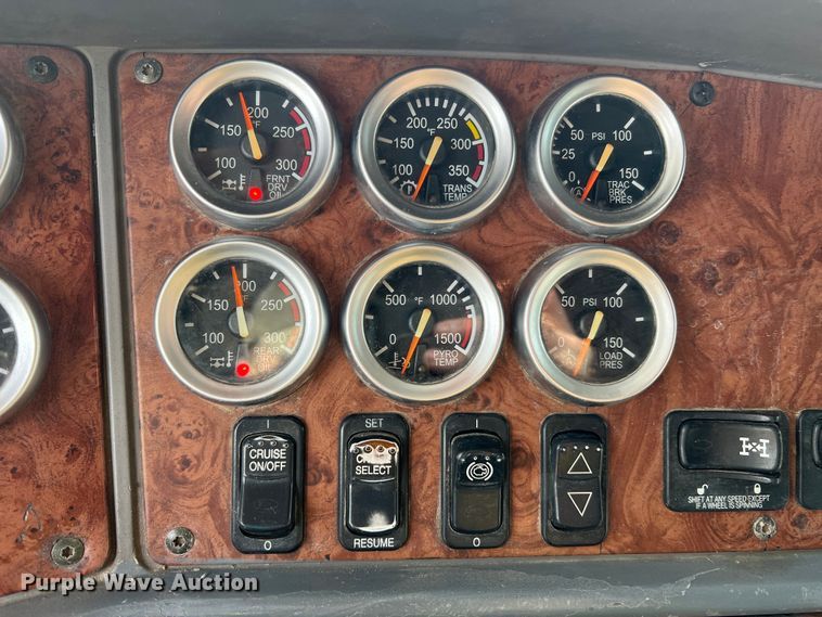 image for item MM9085 2007 Peterbilt 387  semi truck