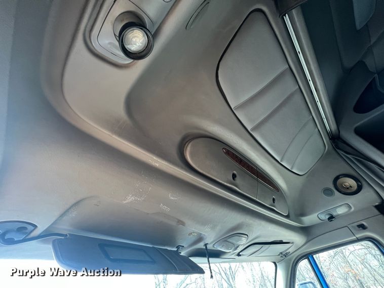 image for item MM9085 2007 Peterbilt 387  semi truck