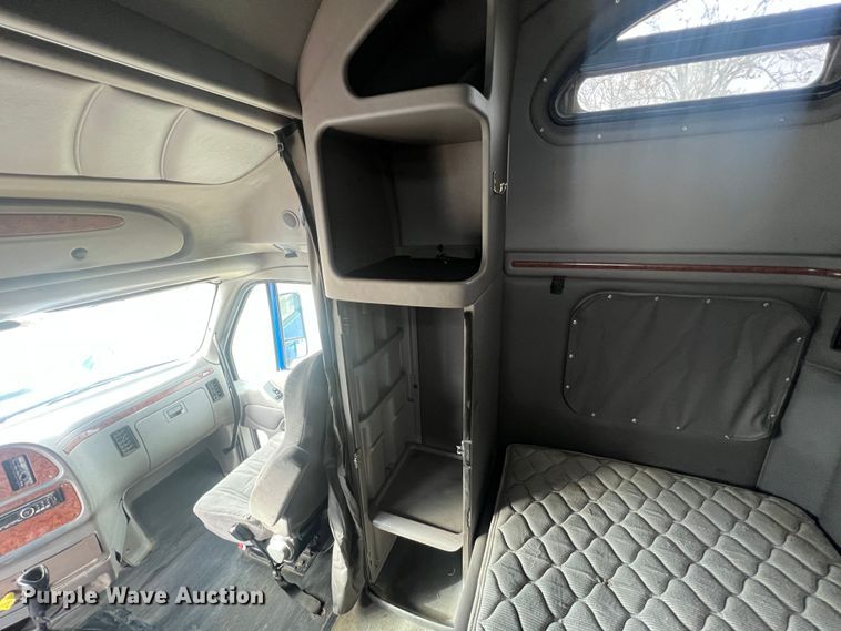 image for item MM9085 2007 Peterbilt 387  semi truck