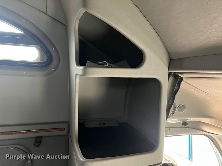 image for item MM9085 2007 Peterbilt 387  semi truck