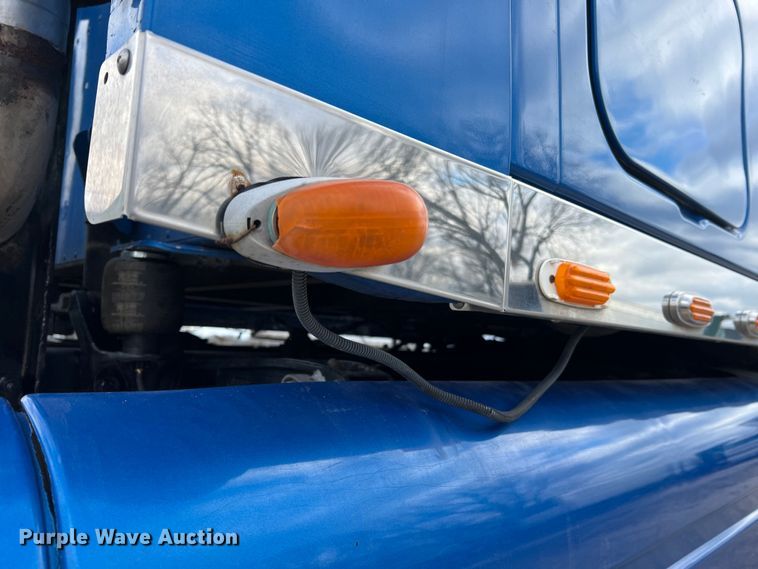 image for item MM9085 2007 Peterbilt 387  semi truck