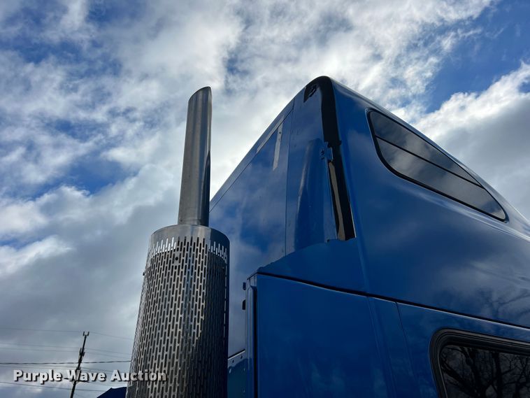 image for item MM9085 2007 Peterbilt 387  semi truck