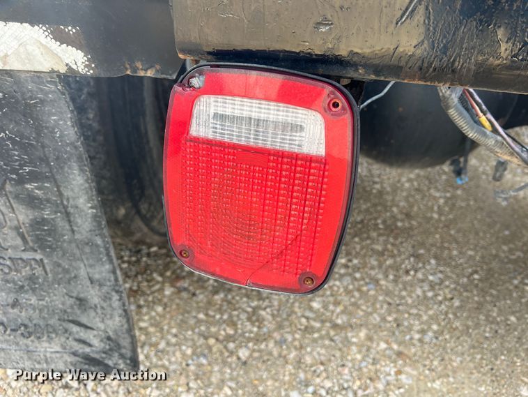 image for item MM9085 2007 Peterbilt 387  semi truck