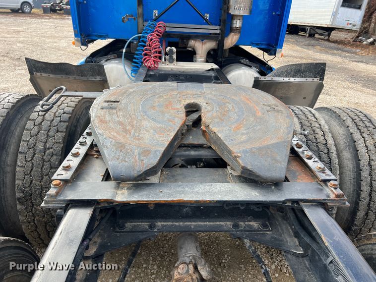 image for item MM9085 2007 Peterbilt 387  semi truck