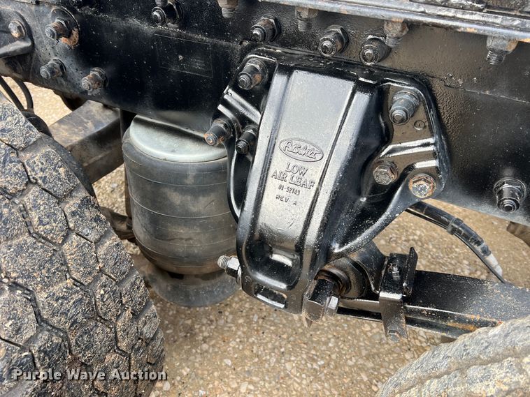 image for item MM9085 2007 Peterbilt 387  semi truck