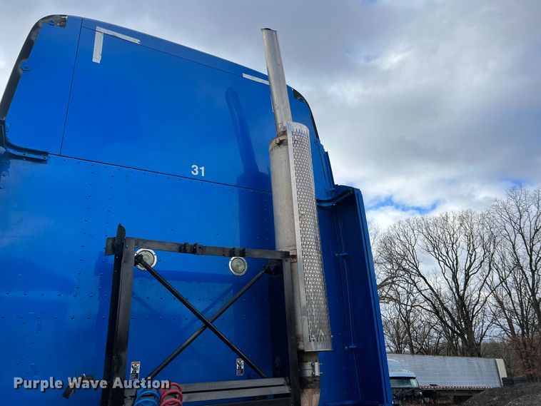 image for item MM9085 2007 Peterbilt 387  semi truck