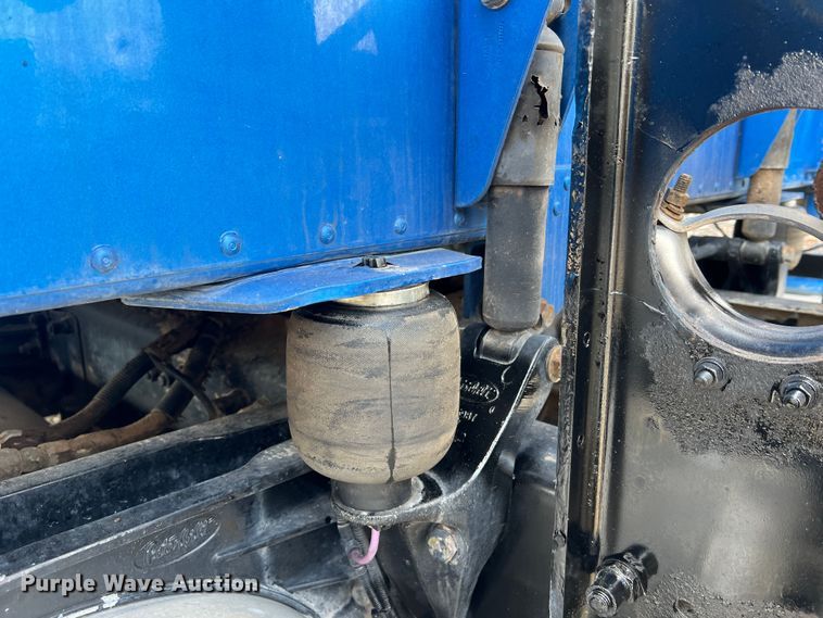 image for item MM9085 2007 Peterbilt 387  semi truck