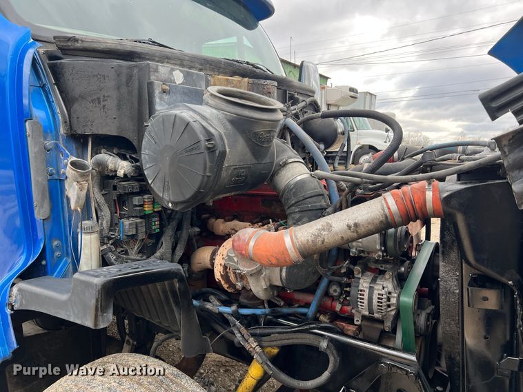 image for item MM9085 2007 Peterbilt 387  semi truck