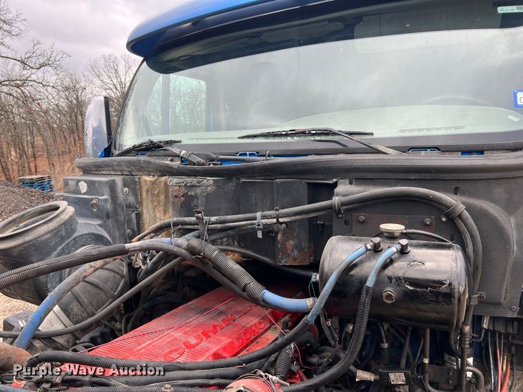 image for item MM9085 2007 Peterbilt 387  semi truck