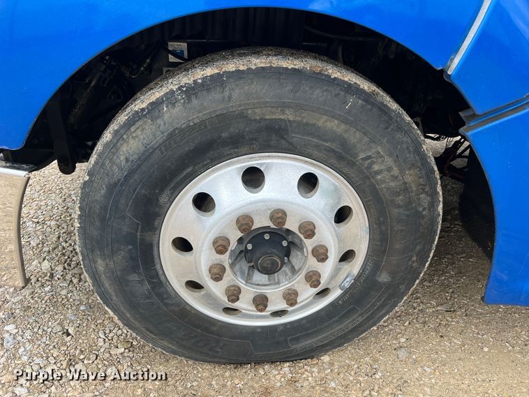 image for item MM9085 2007 Peterbilt 387  semi truck