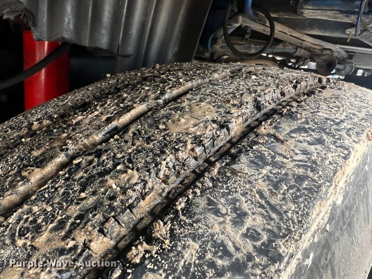 image for item MM9085 2007 Peterbilt 387  semi truck