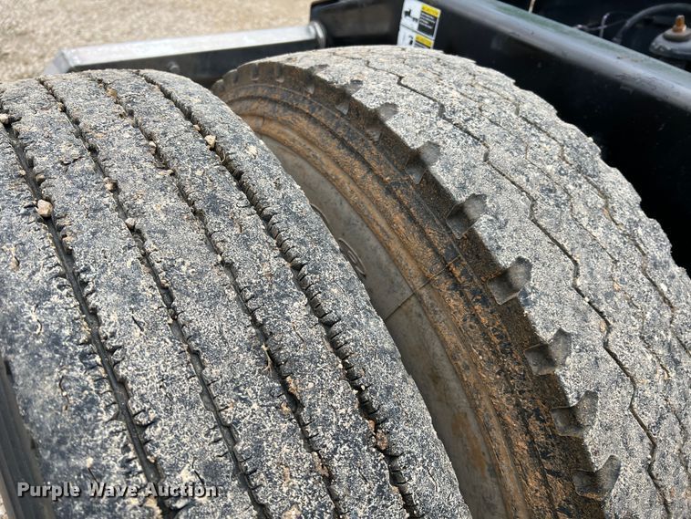 image for item MM9085 2007 Peterbilt 387  semi truck