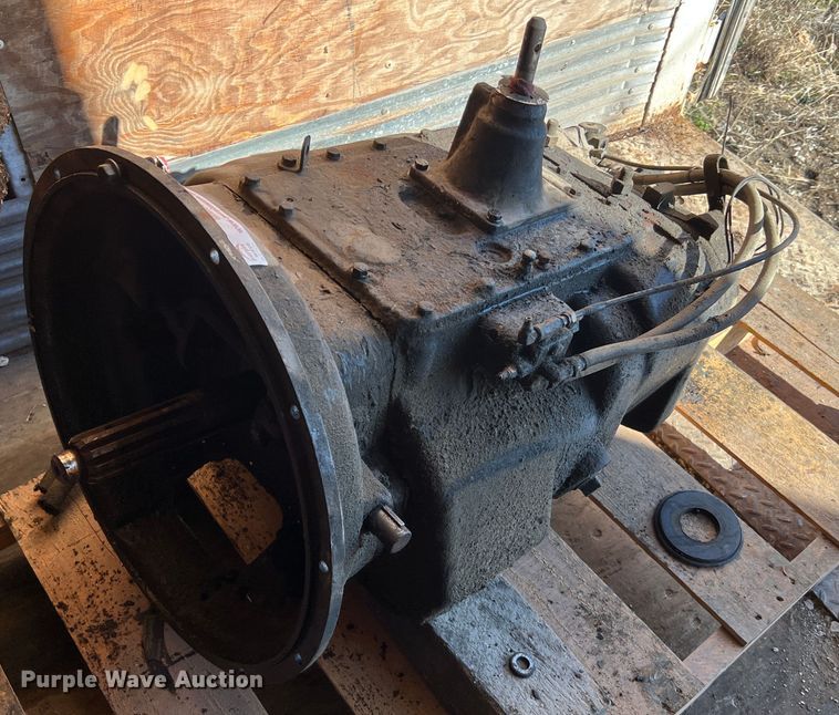 image for item MM9096 Eaton Fuller  13 speed transmission