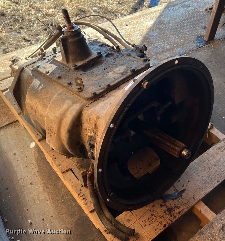 image for item MM9096 Eaton Fuller  13 speed transmission