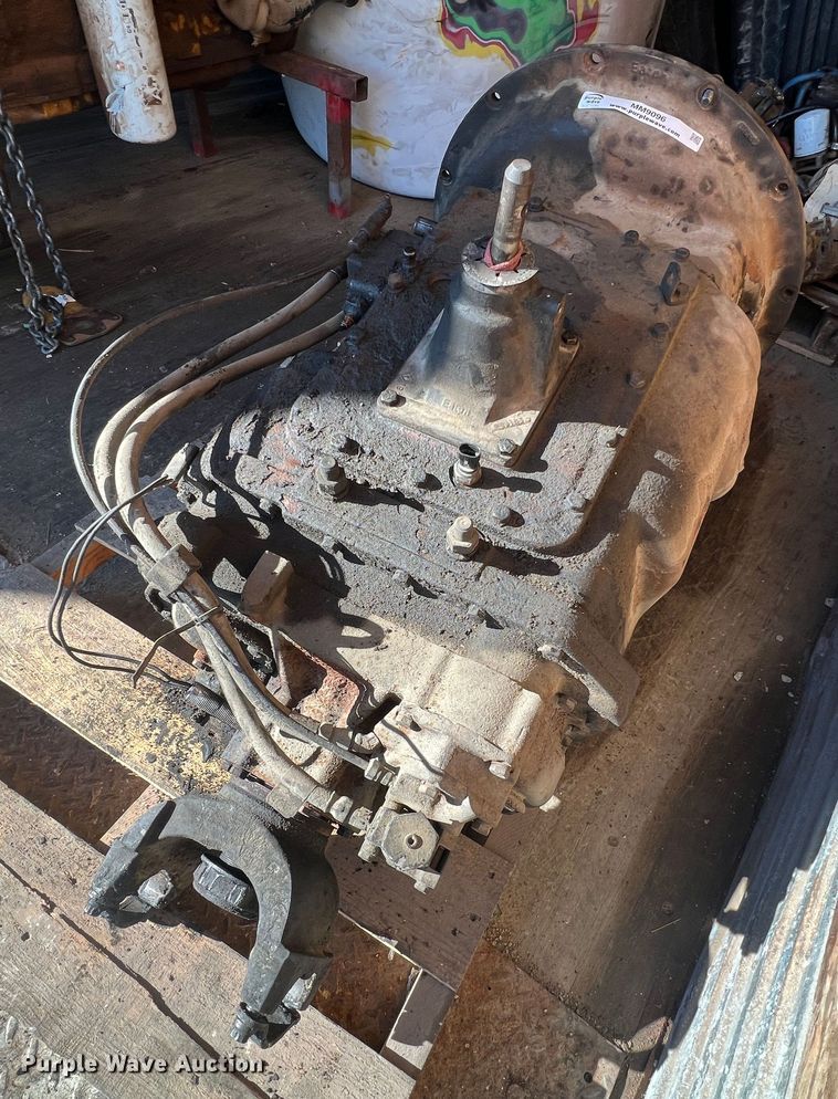 image for item MM9096 Eaton Fuller  13 speed transmission