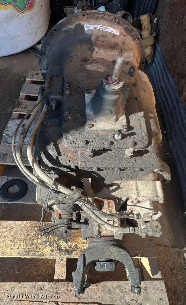 image for item MM9096 Eaton Fuller  13 speed transmission