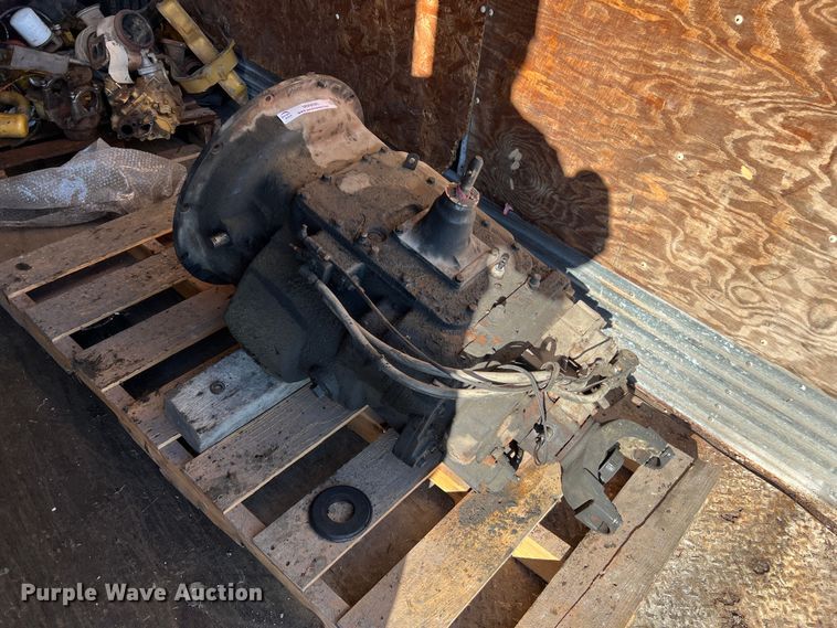 image for item MM9096 Eaton Fuller  13 speed transmission