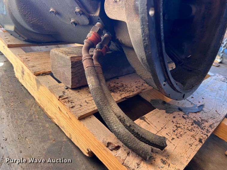 image for item MM9096 Eaton Fuller  13 speed transmission