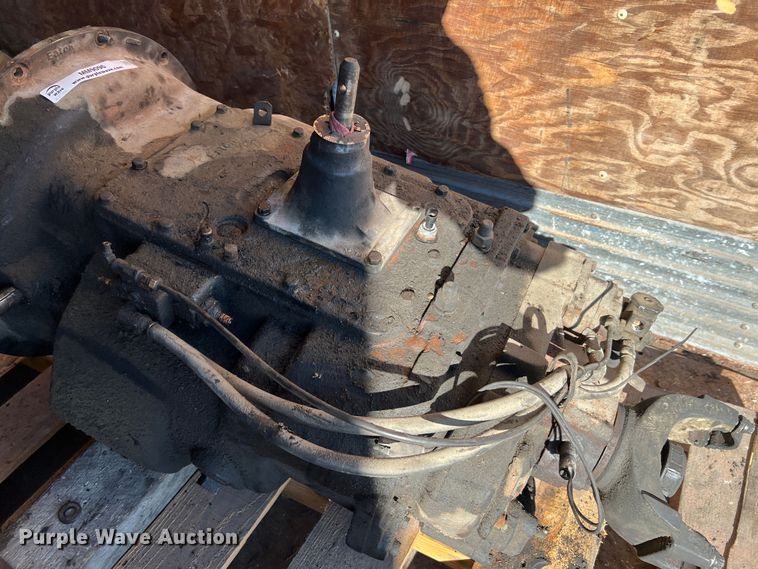 image for item MM9096 Eaton Fuller  13 speed transmission