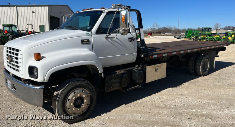 image for item MM9097 2001 Chevrolet C6500  rollback truck