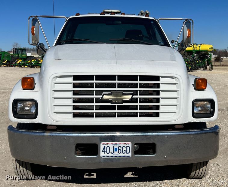 image for item MM9097 2001 Chevrolet C6500  rollback truck