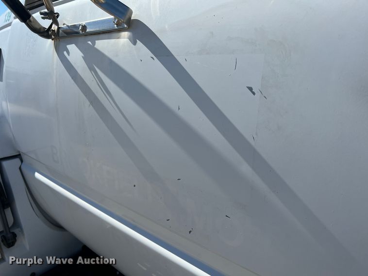 image for item MM9097 2001 Chevrolet C6500  rollback truck