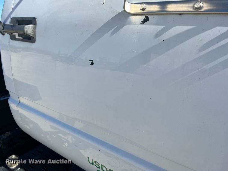 image for item MM9097 2001 Chevrolet C6500  rollback truck