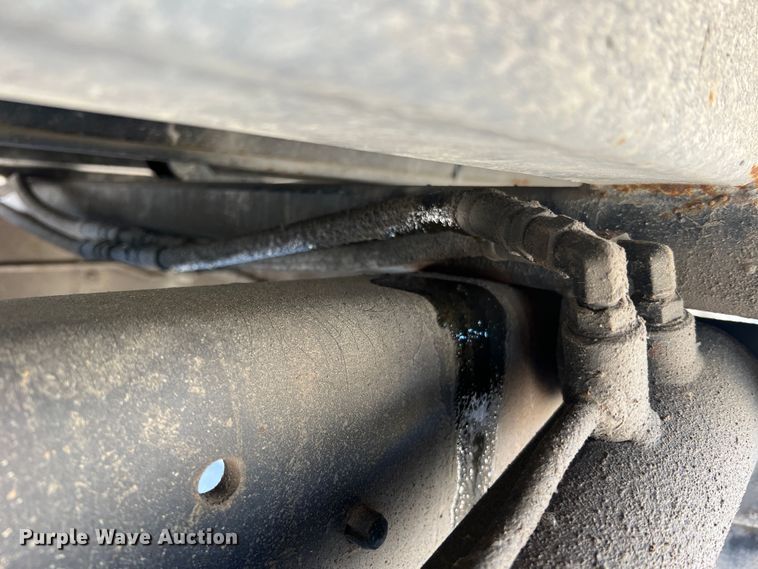 image for item MM9097 2001 Chevrolet C6500  rollback truck