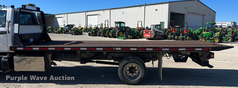 image for item MM9097 2001 Chevrolet C6500  rollback truck