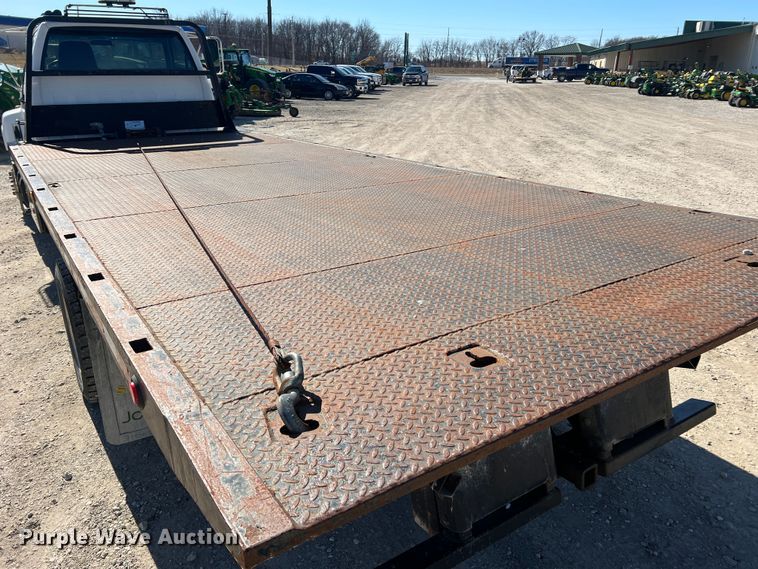 image for item MM9097 2001 Chevrolet C6500  rollback truck