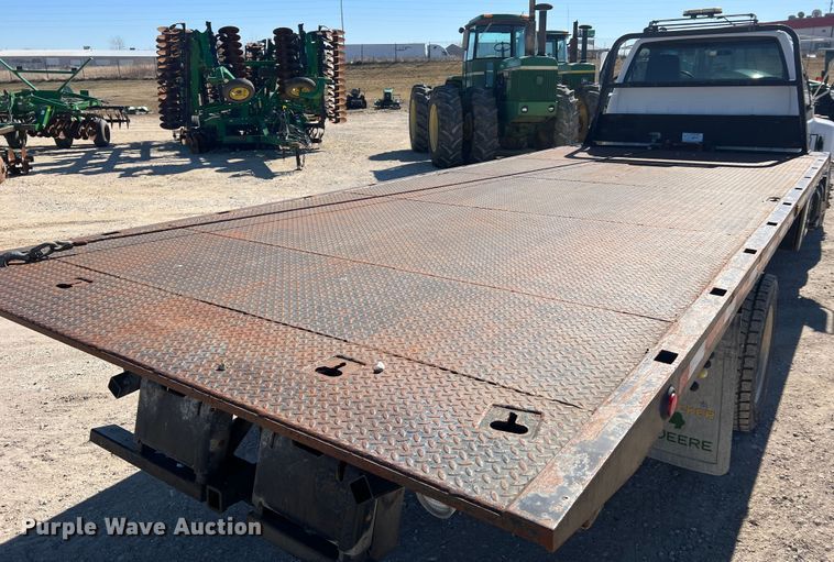 image for item MM9097 2001 Chevrolet C6500  rollback truck