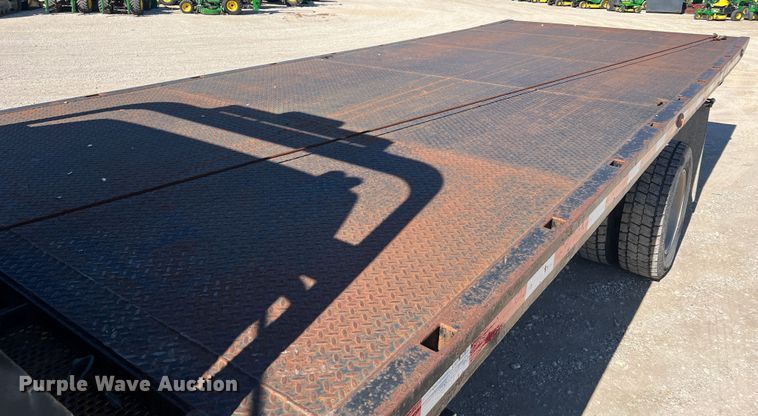 image for item MM9097 2001 Chevrolet C6500  rollback truck