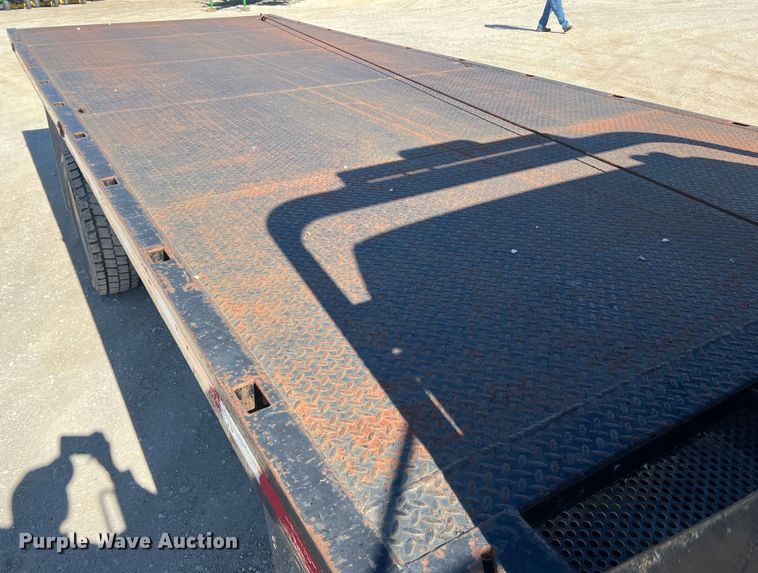 image for item MM9097 2001 Chevrolet C6500  rollback truck