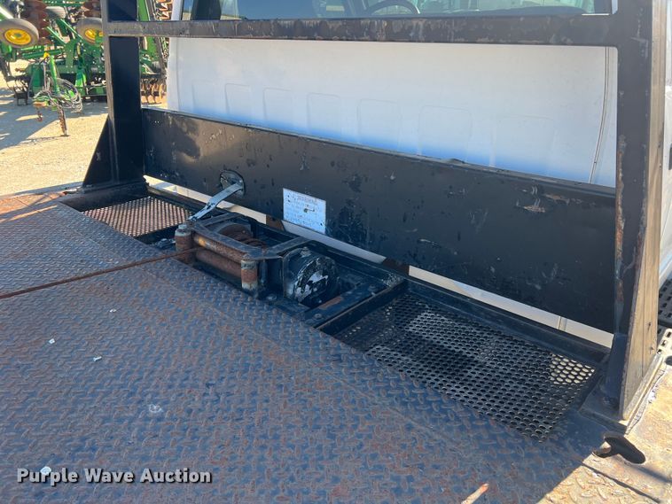 image for item MM9097 2001 Chevrolet C6500  rollback truck